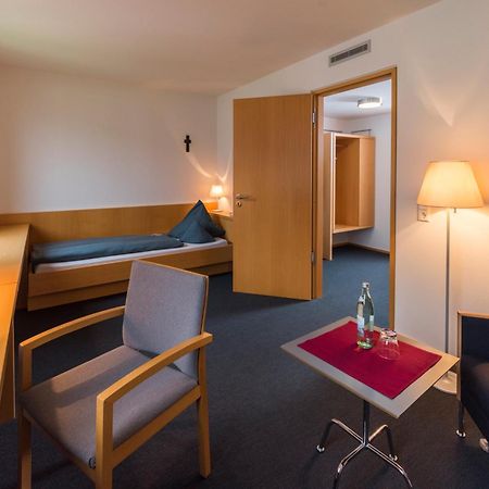 Tagungshaus Himmelspforten - Self Check-In Вюрцбург Экстерьер фото